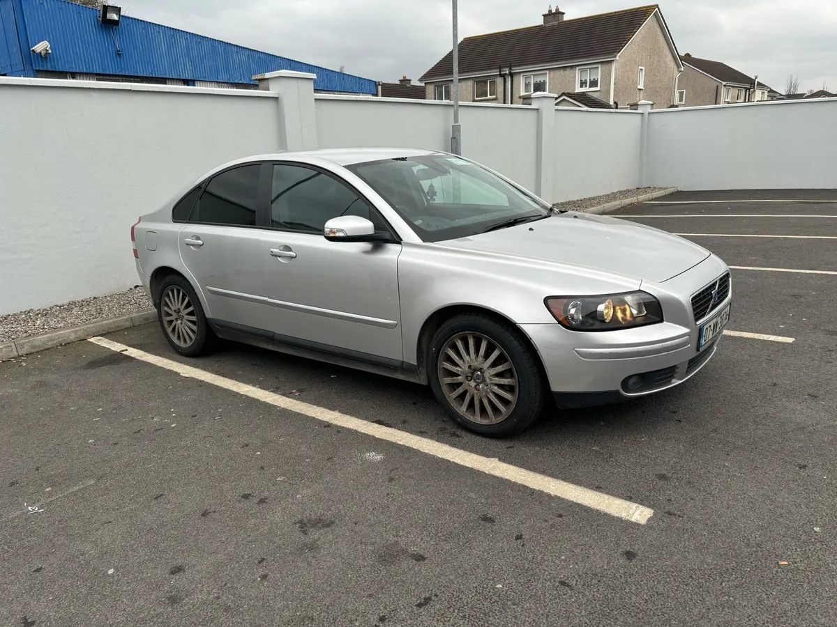 Volvo s40 1.8 - Image 1