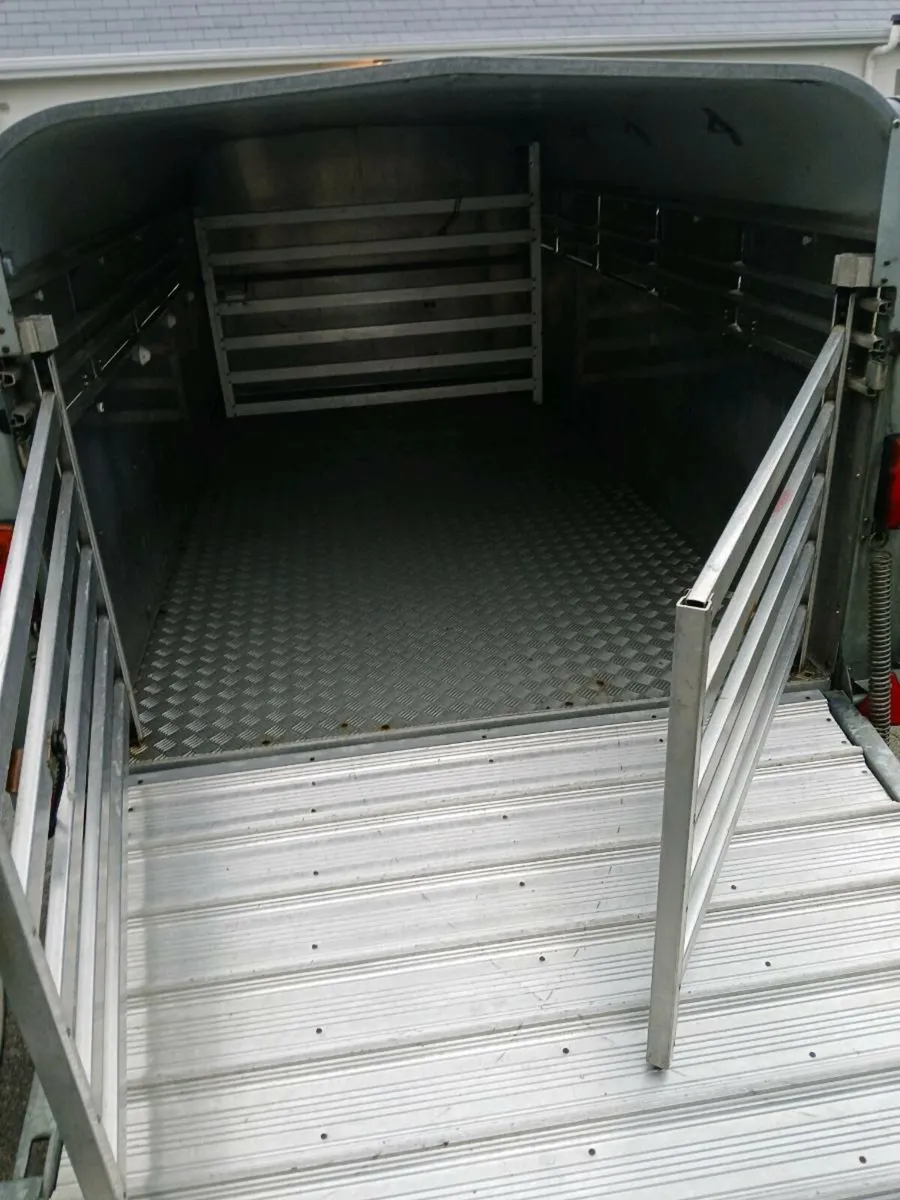 Sheep trailer as new - Image 1