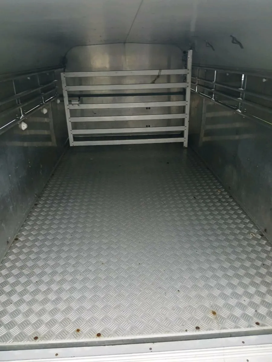 Sheep trailer as new - Image 2
