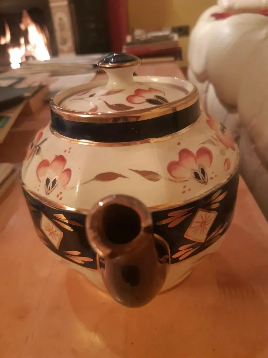 Vintage Tea Pot - Image 2
