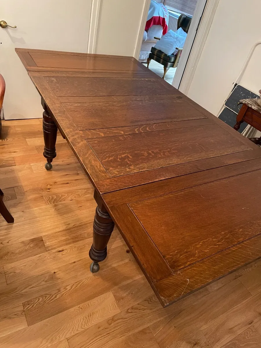Dining room table & chairs - Image 1