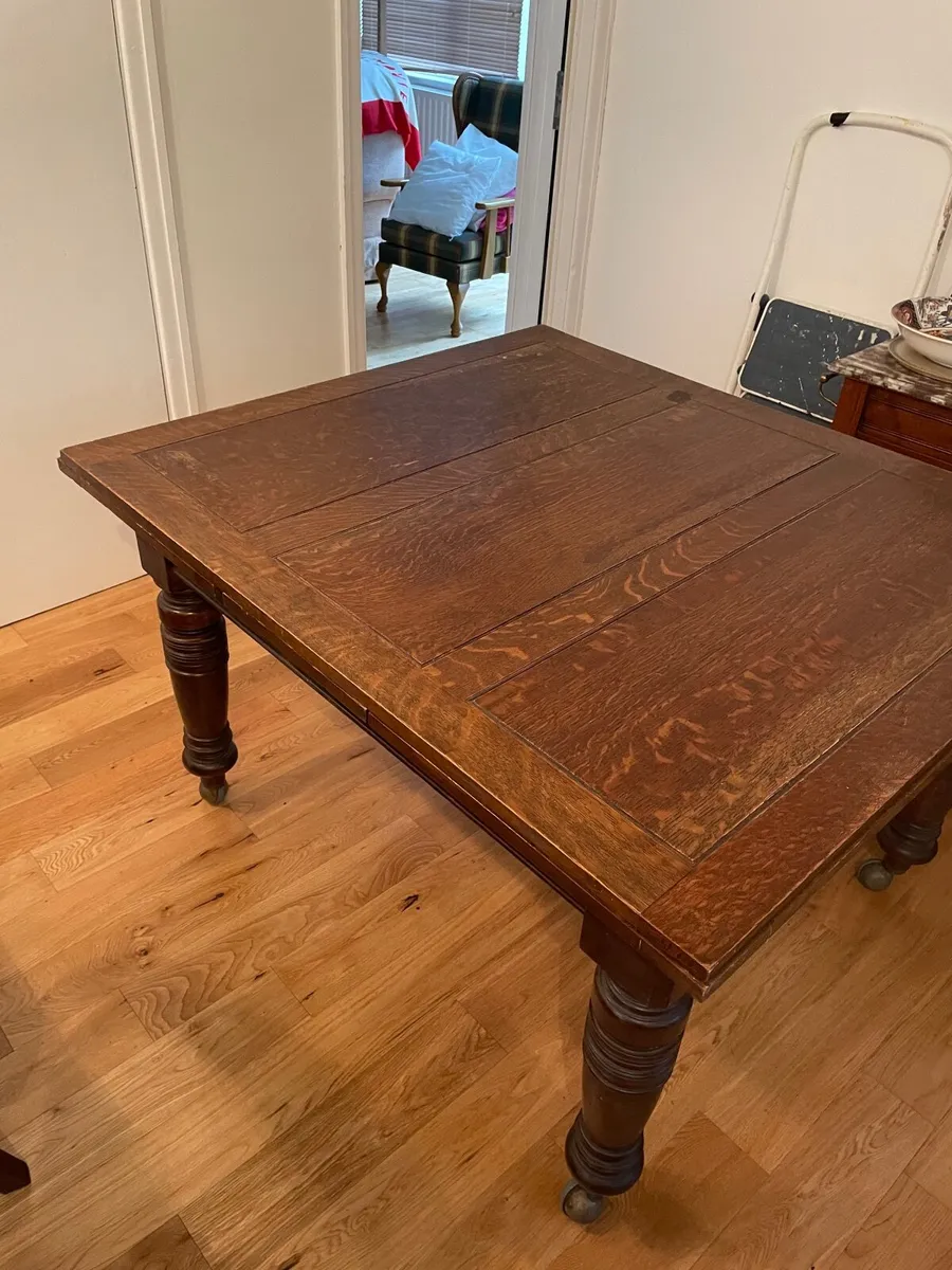 Dining room table & chairs - Image 3