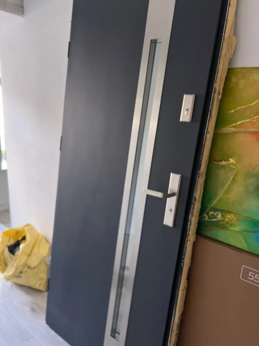 Composite security front door - Image 4