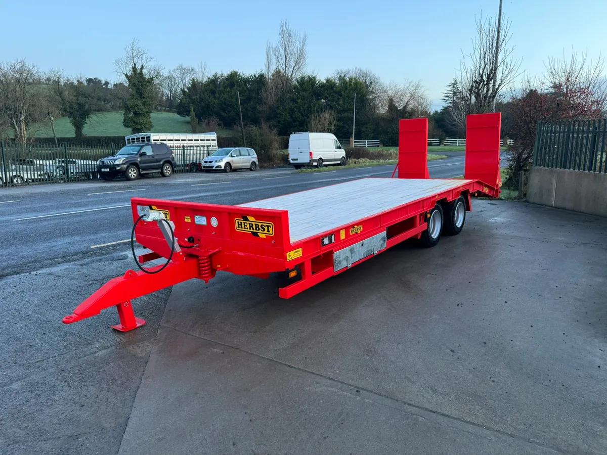 *** NEW HERBST LOW LOADER *** - Image 1