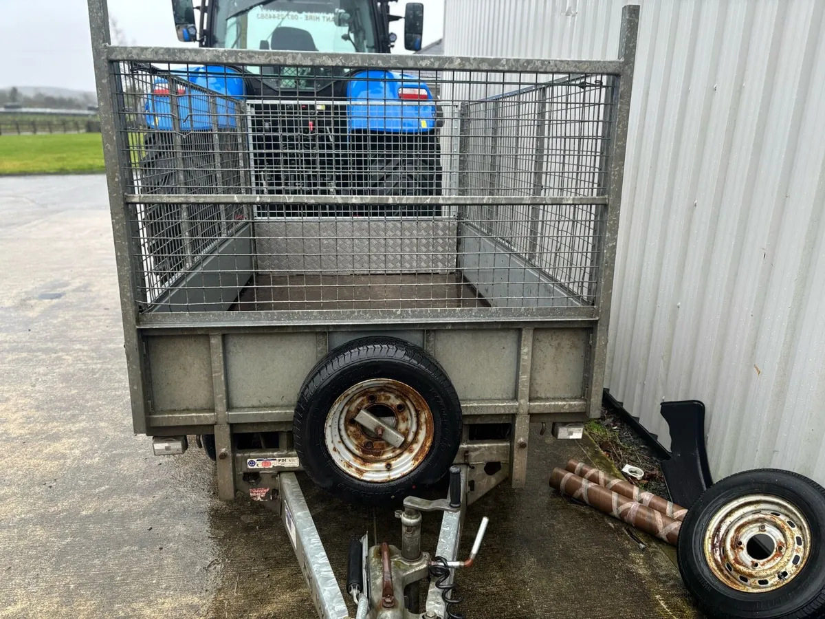 Two 8x5 builders trailers - Image 4