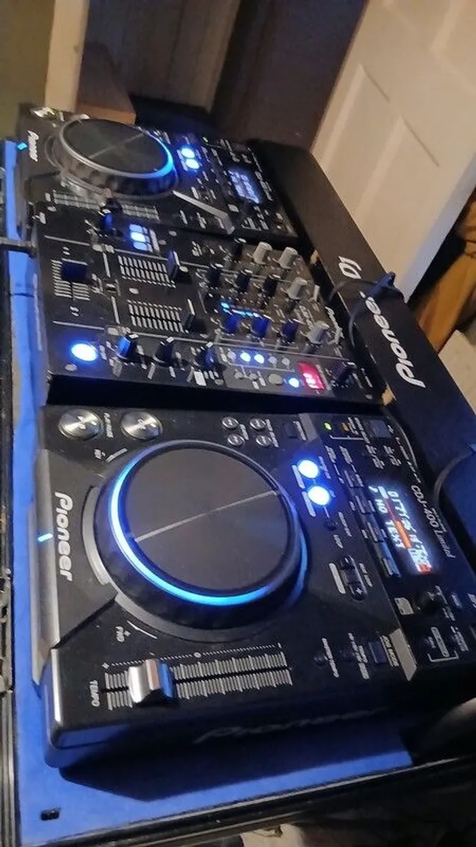 limited edition Pioneer CDJ's and DJM 400's - Image 1