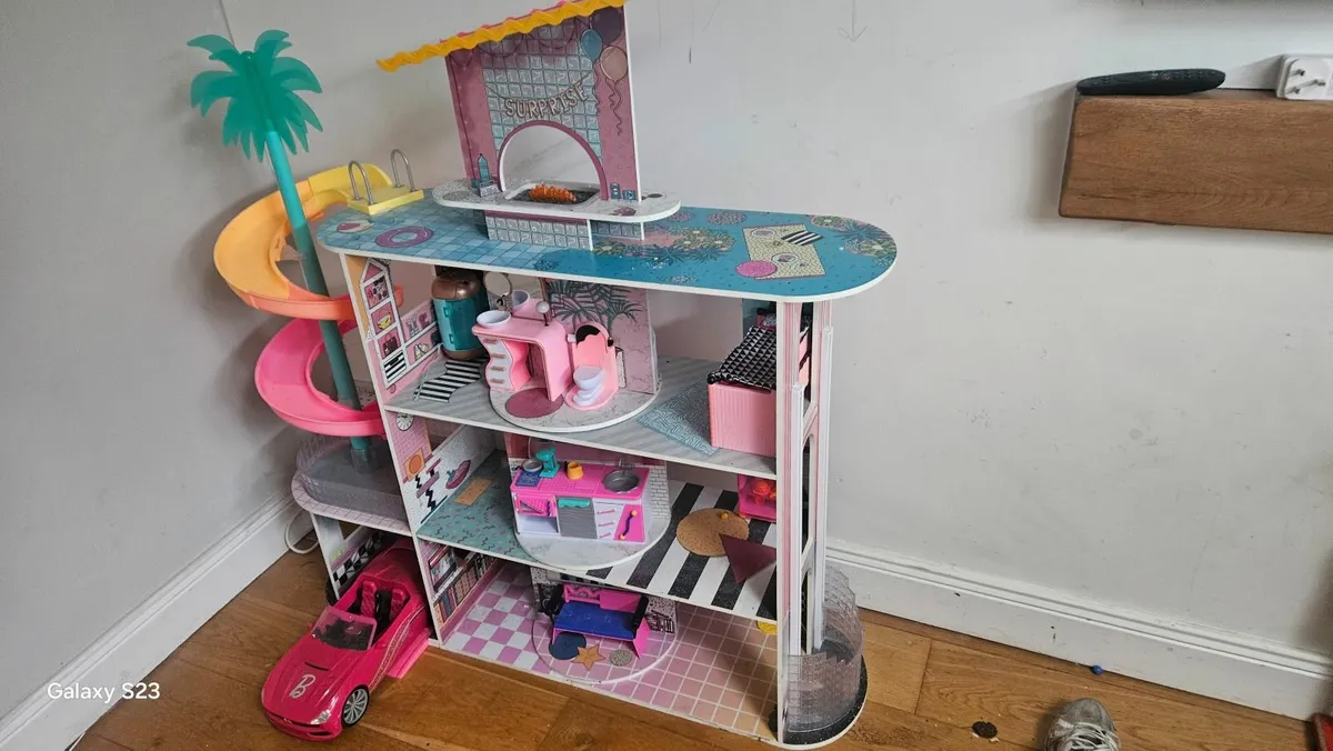 Free Lol doll House perfect condition - Image 1