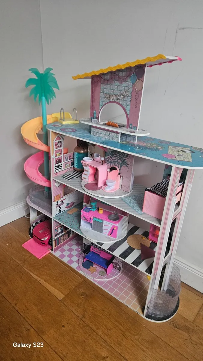 Free Lol doll House perfect condition - Image 2