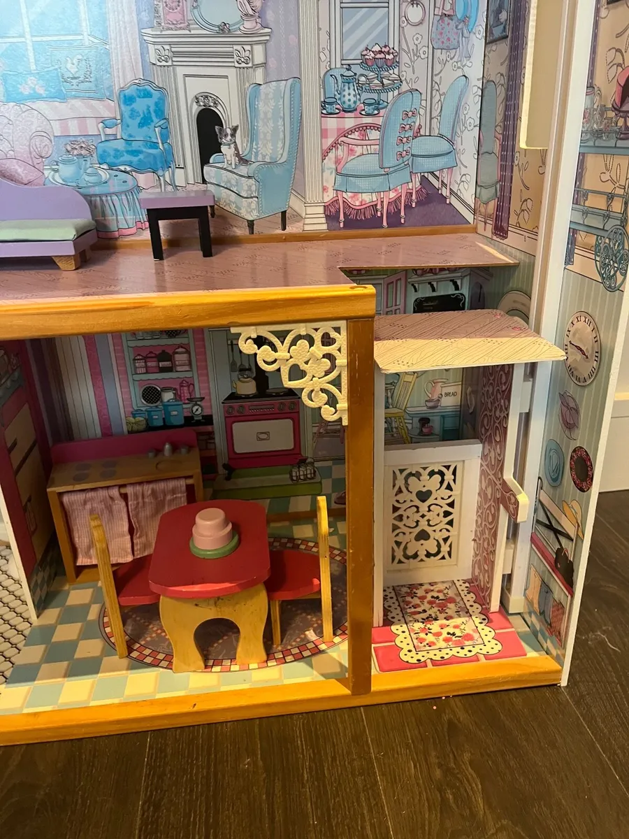 Doll house - Image 2