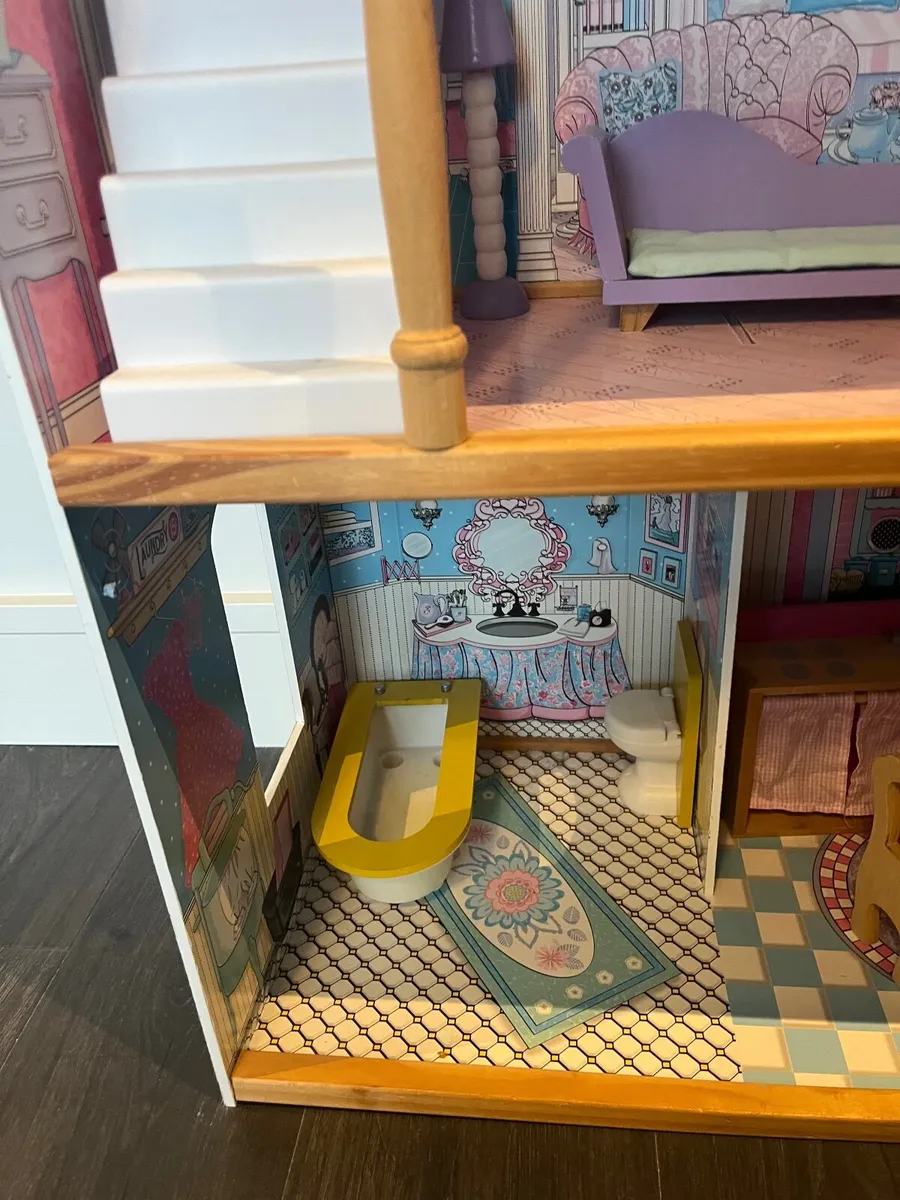 Doll house - Image 3