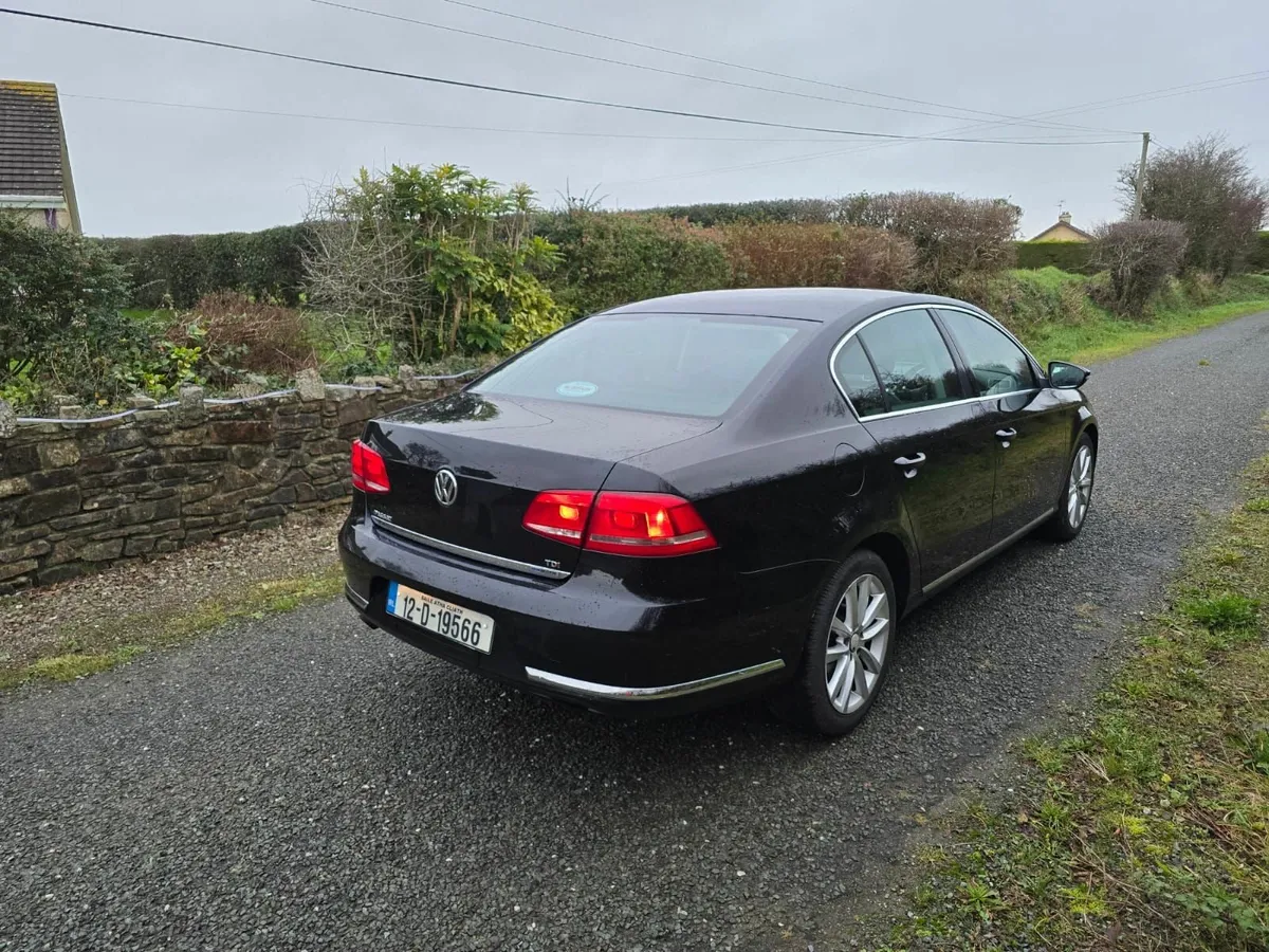 Volkswagen Passat 2012 - Image 4