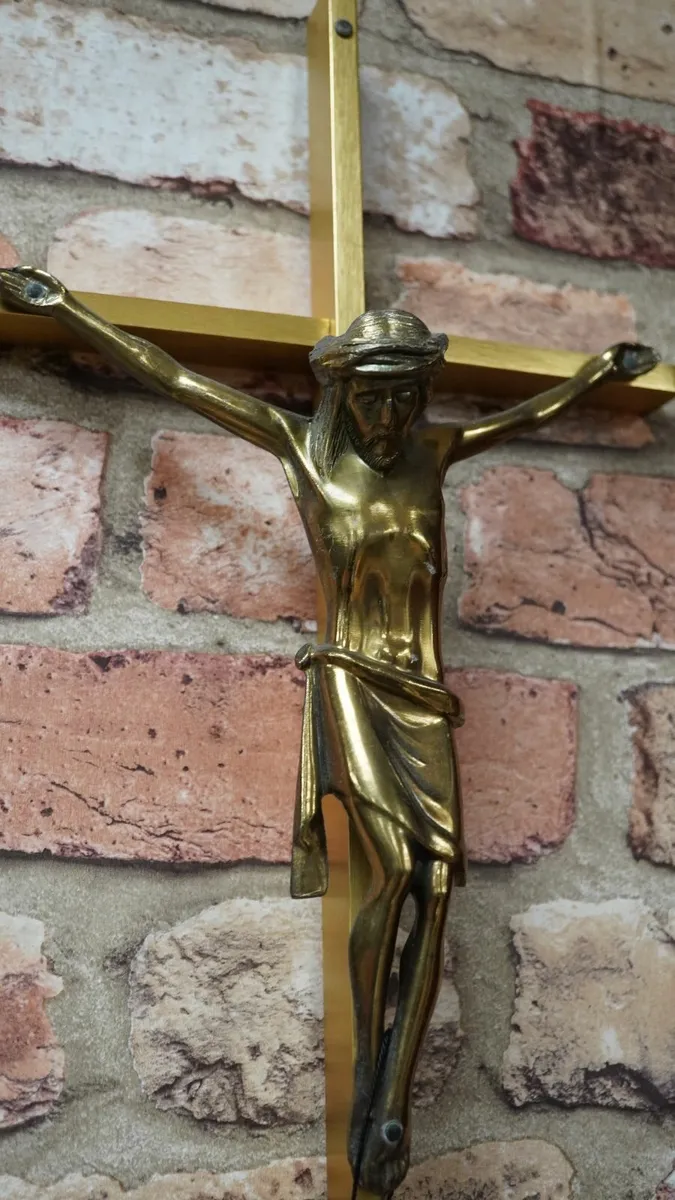 Crucifix Wall Cross - Image 2