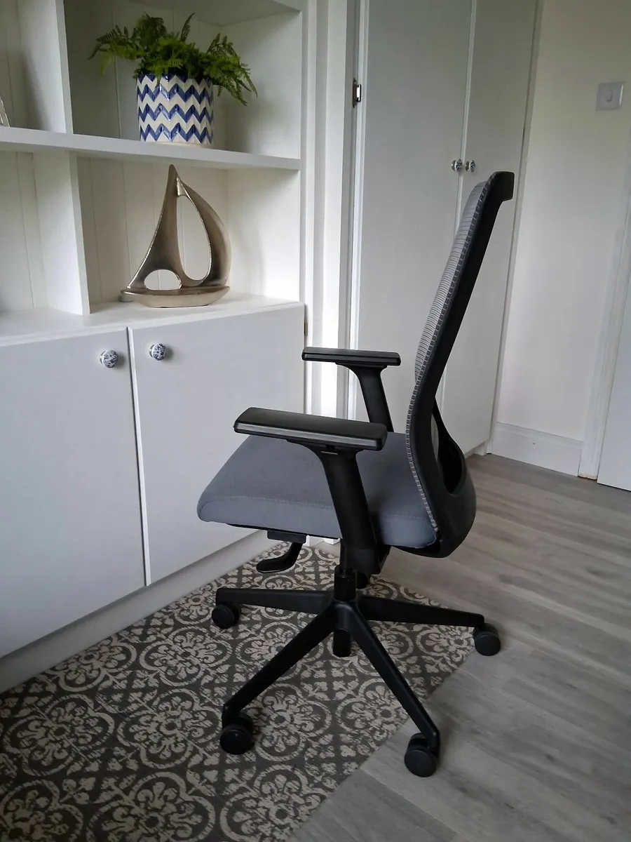 Ergonomic Office Chair - Image 4