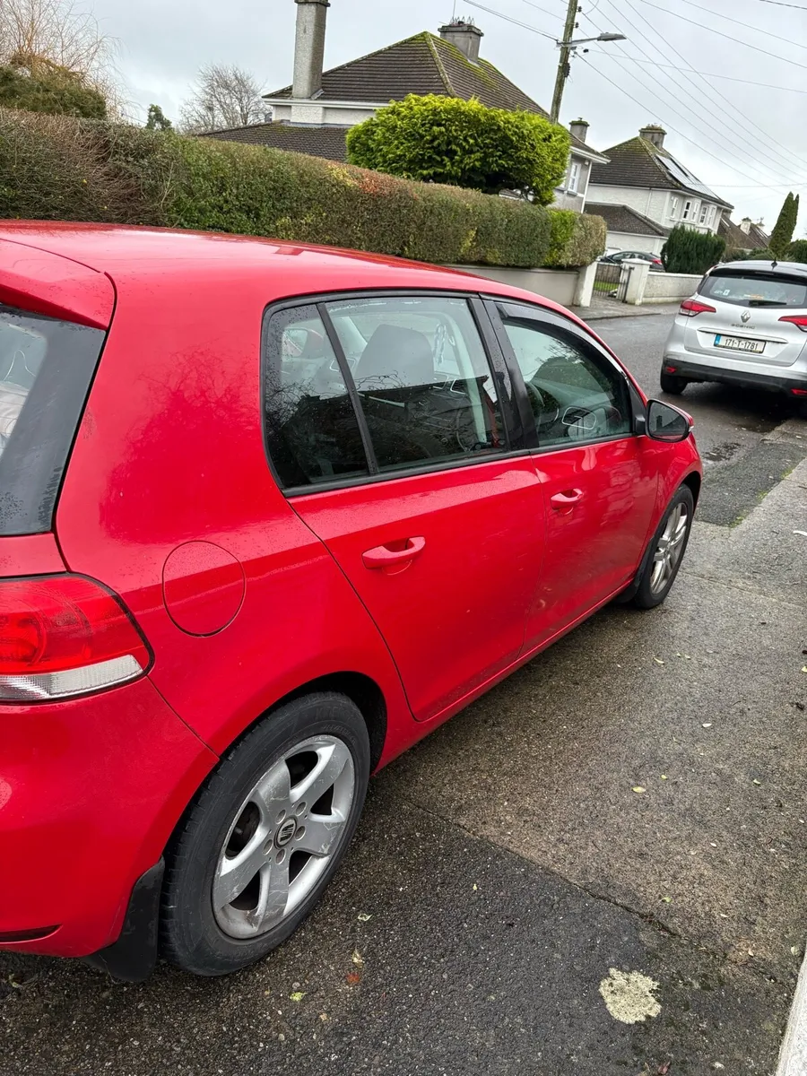 2011 Volkswagen Golf - Image 4