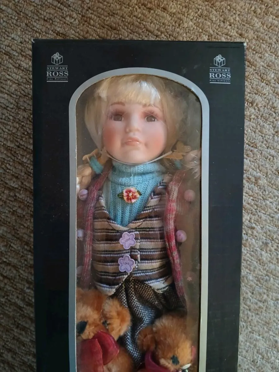 Porcelain doll - Image 1