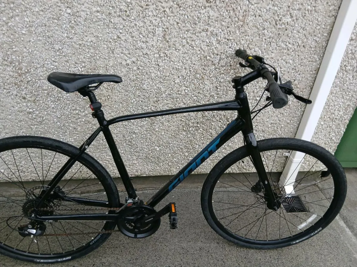 ADULTS GIANT BIKE - Image 4