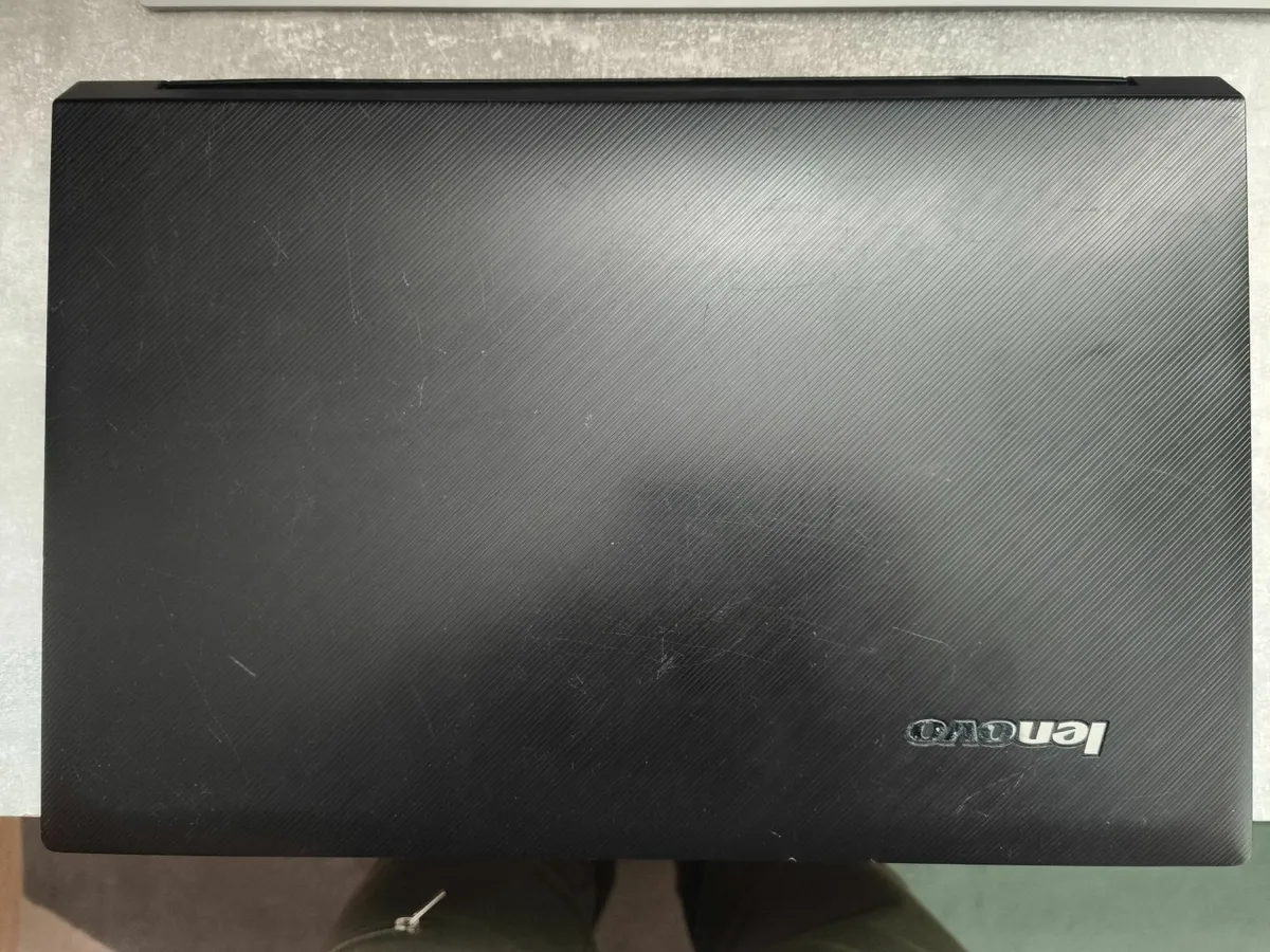 Black Lenovo 15,6" i3 Windows 11 Laptop - Image 3