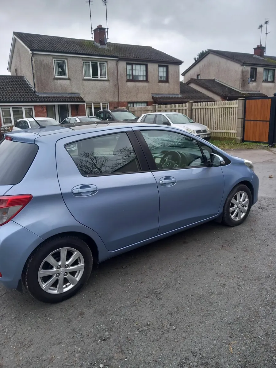 Toyota Yaris 2012 - Image 3