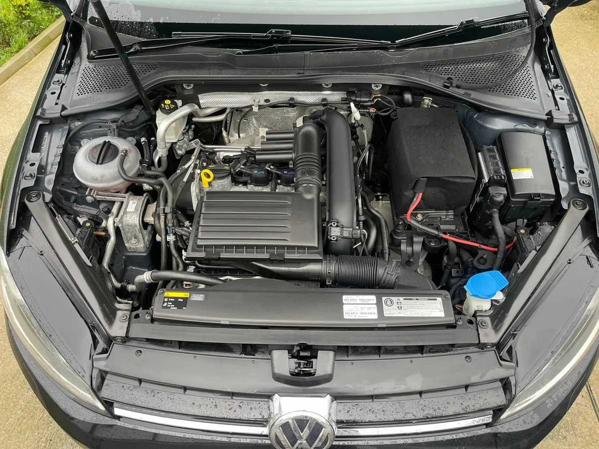 2015 Volkswagen Golf Highline TSI - Image 4