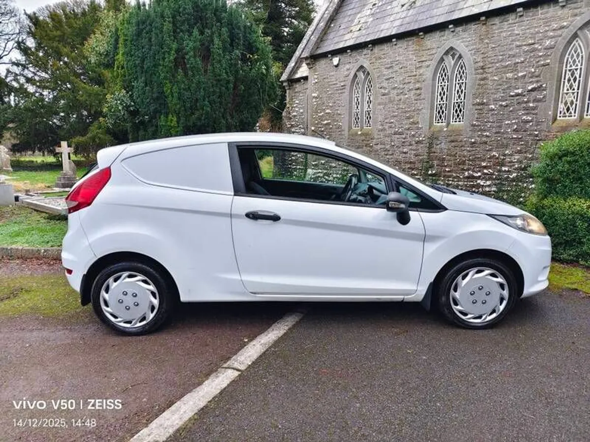 2011 Fiesta 1.4D Van (Tax 04/26 CVRT 08/26) - Image 2