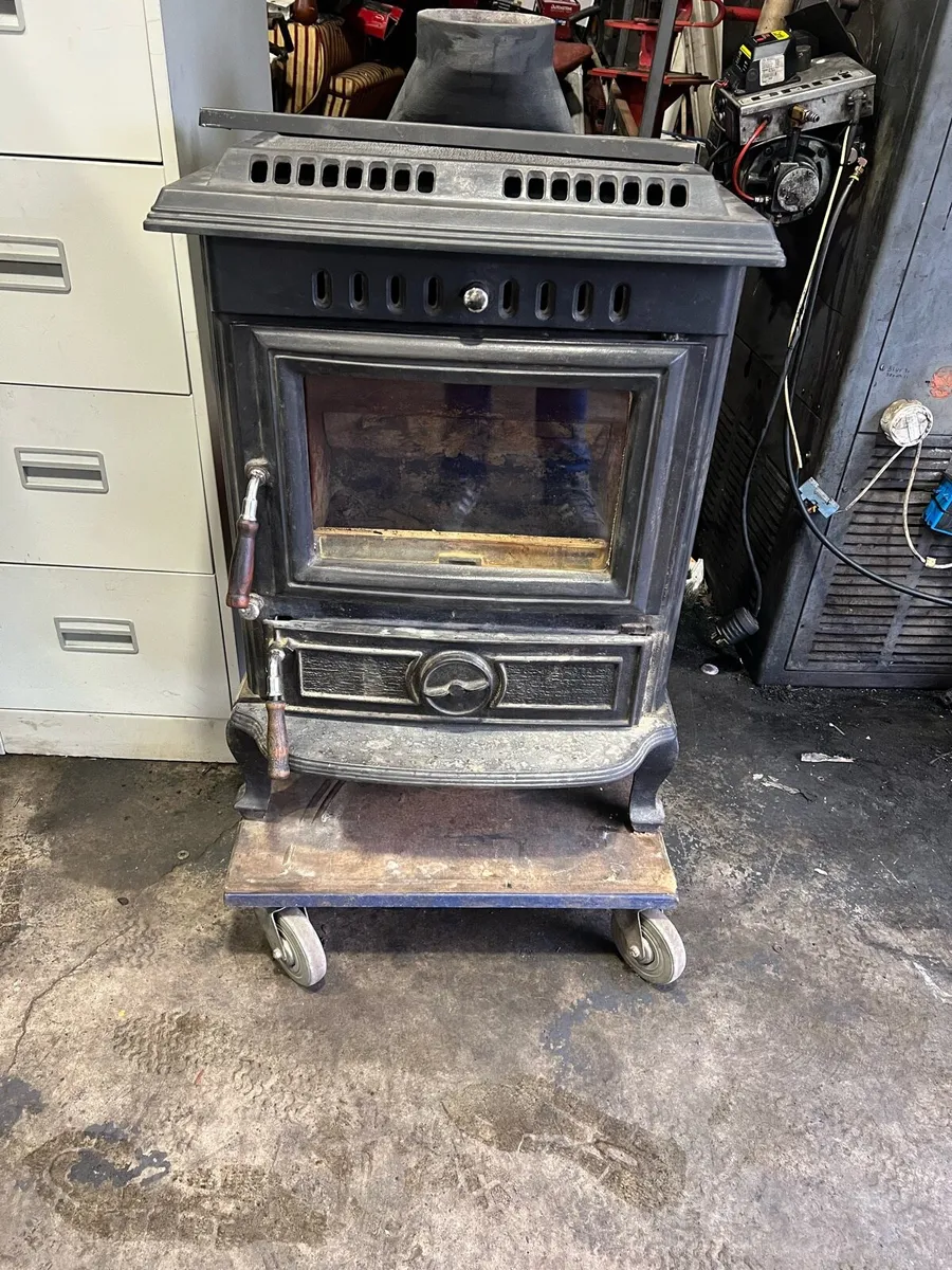 Stove - Image 1