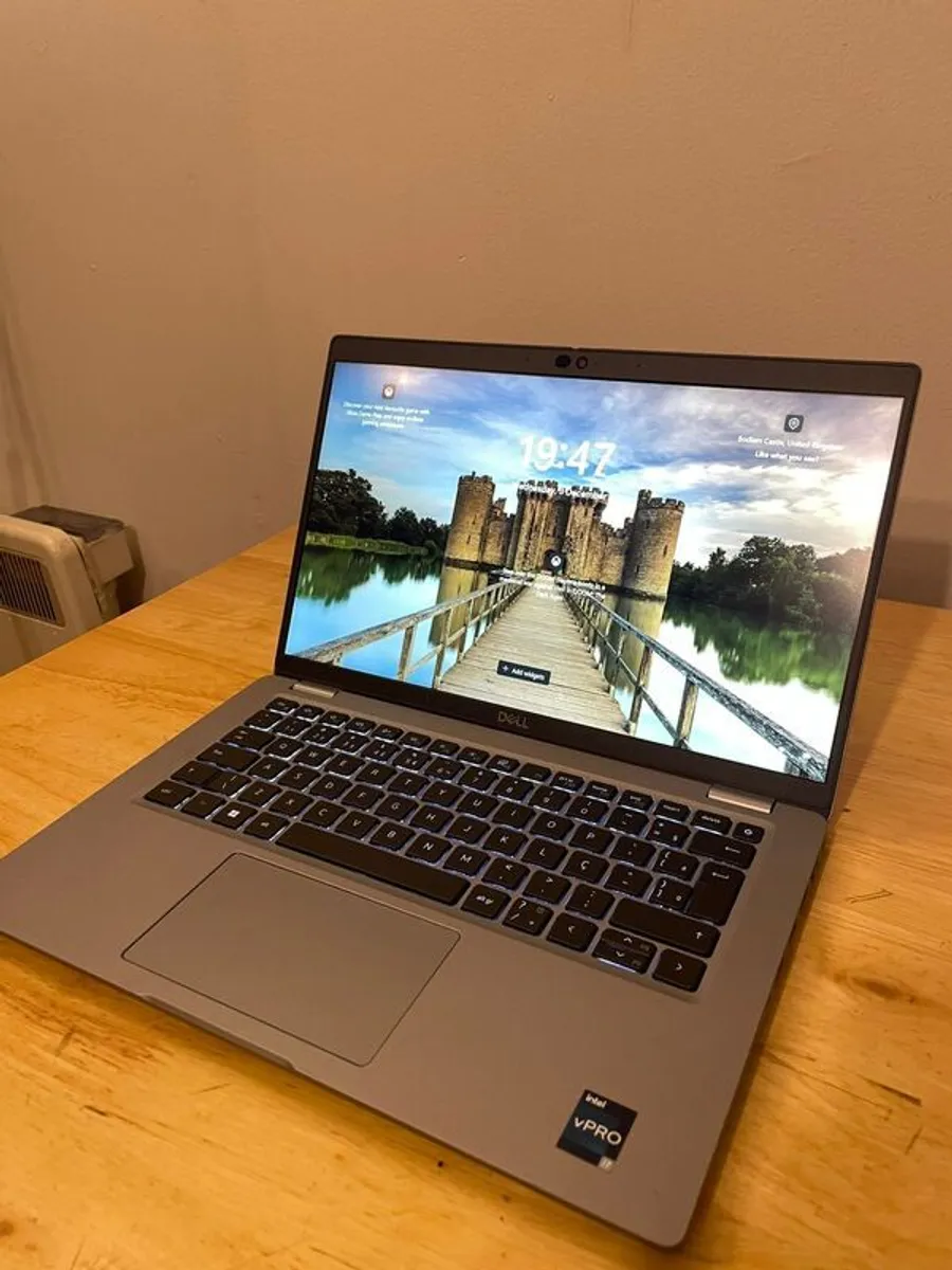 Dell Latitude 5430 i7 12th Gen 16GB RAM 256GB SSD + mouse gamer - Image 1