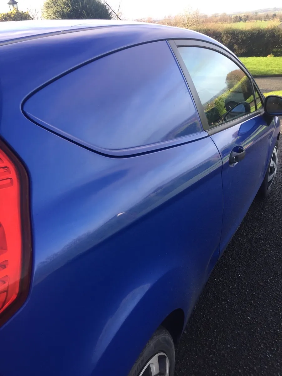 Ford Fiesta, diesel van - Image 2