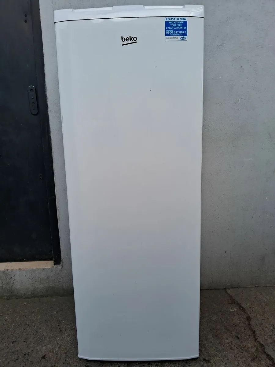 6 MOUNTH OLD LARDER FREEZER FOR SALE - Image 3
