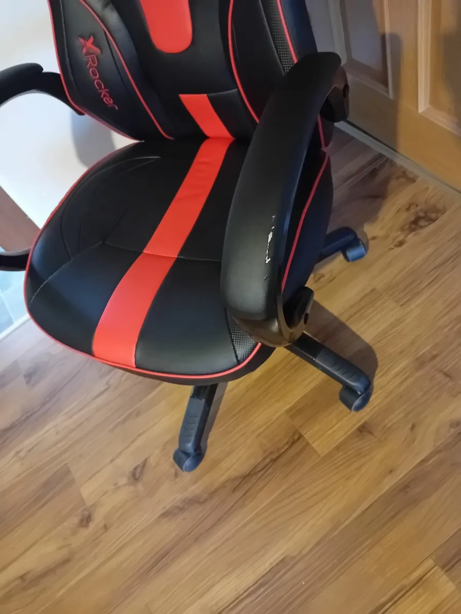 Gaming Chair - Image 4