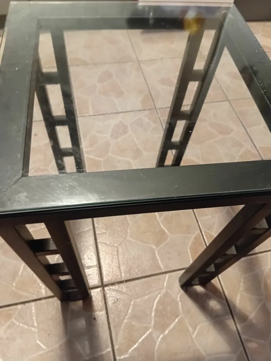 COFFEE TABLE  X 2 - Image 1