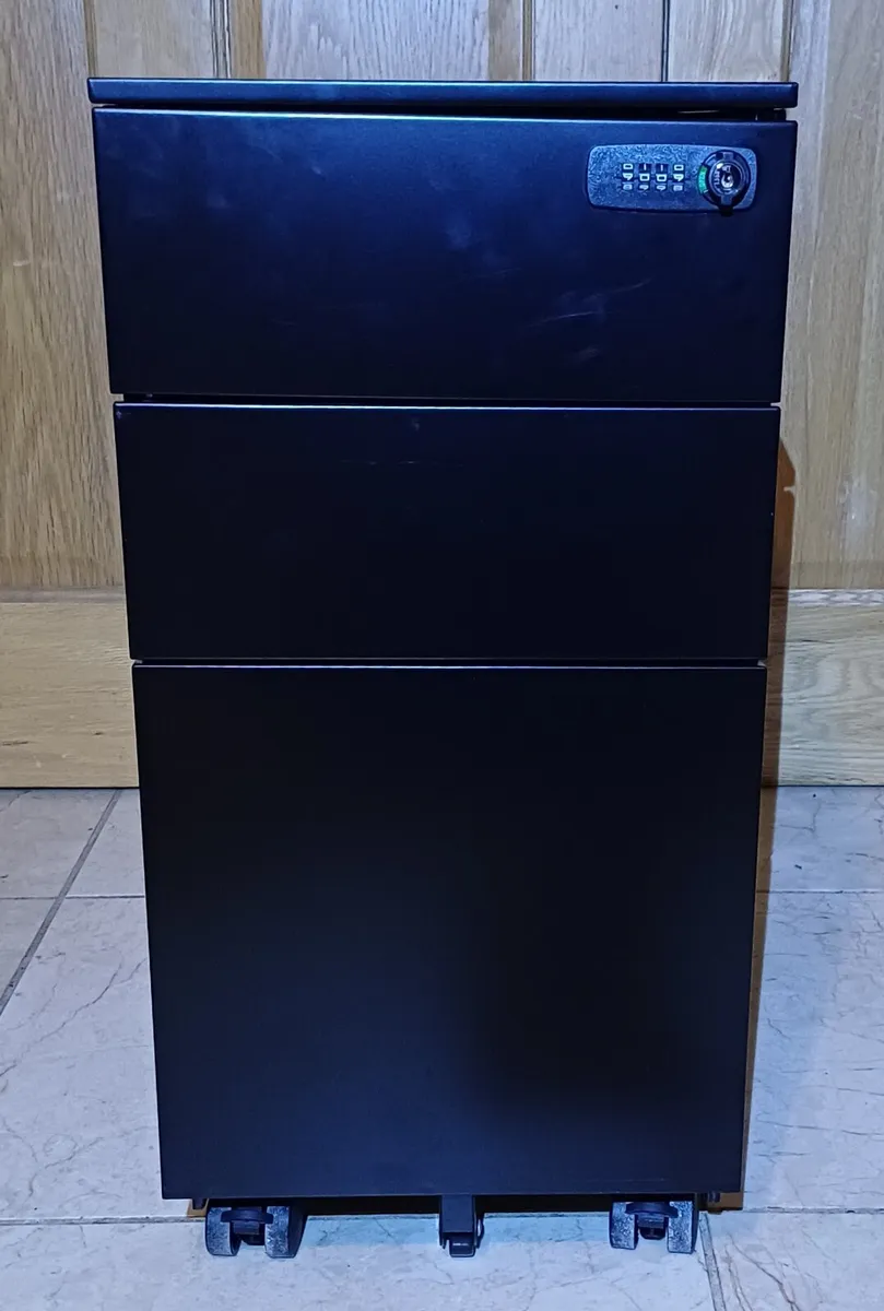 Steel Pedestal Locker with Combination Lock - Image 1