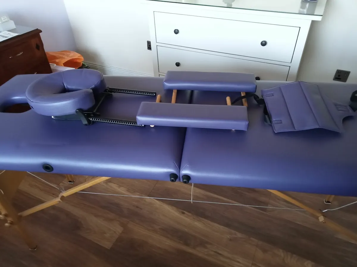 Adjustable height Massage Table - good as new - Image 2