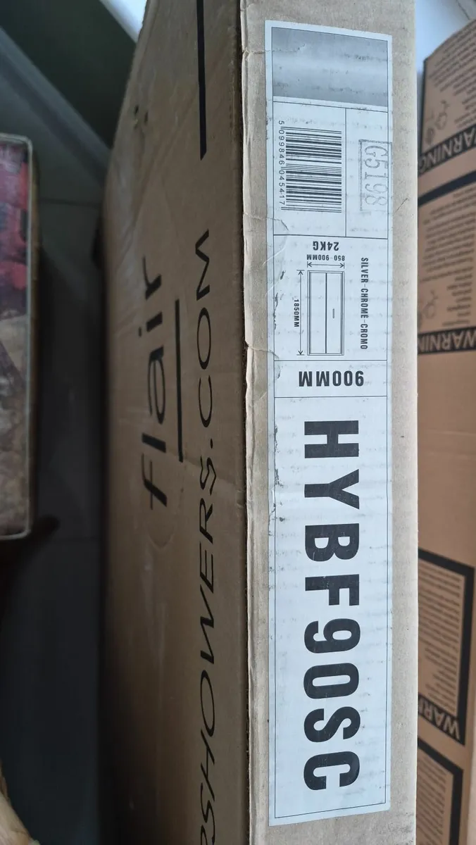 Flair shower chrome bifold door - Image 4