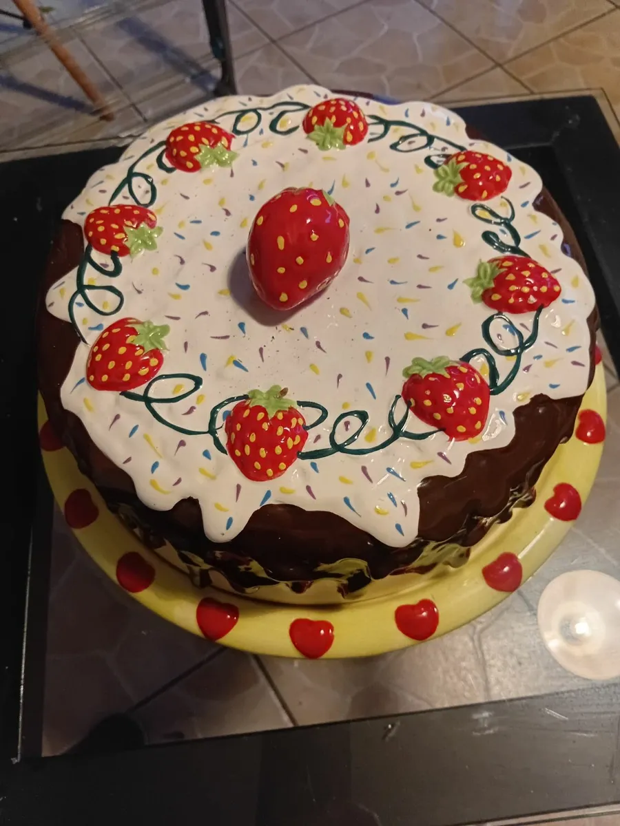 CAKE HOLDER - Image 1