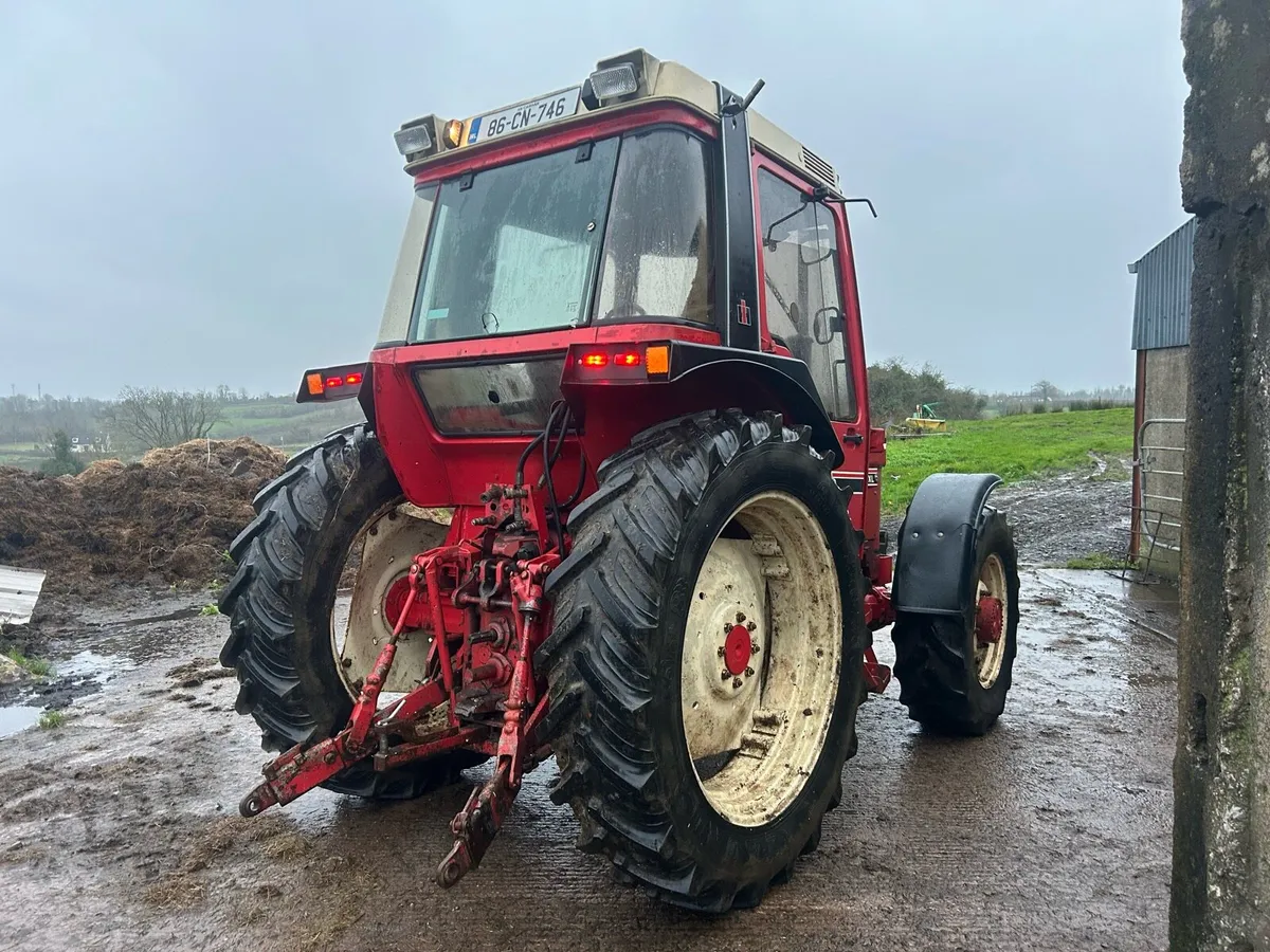 International 885XL 4WD - Image 4