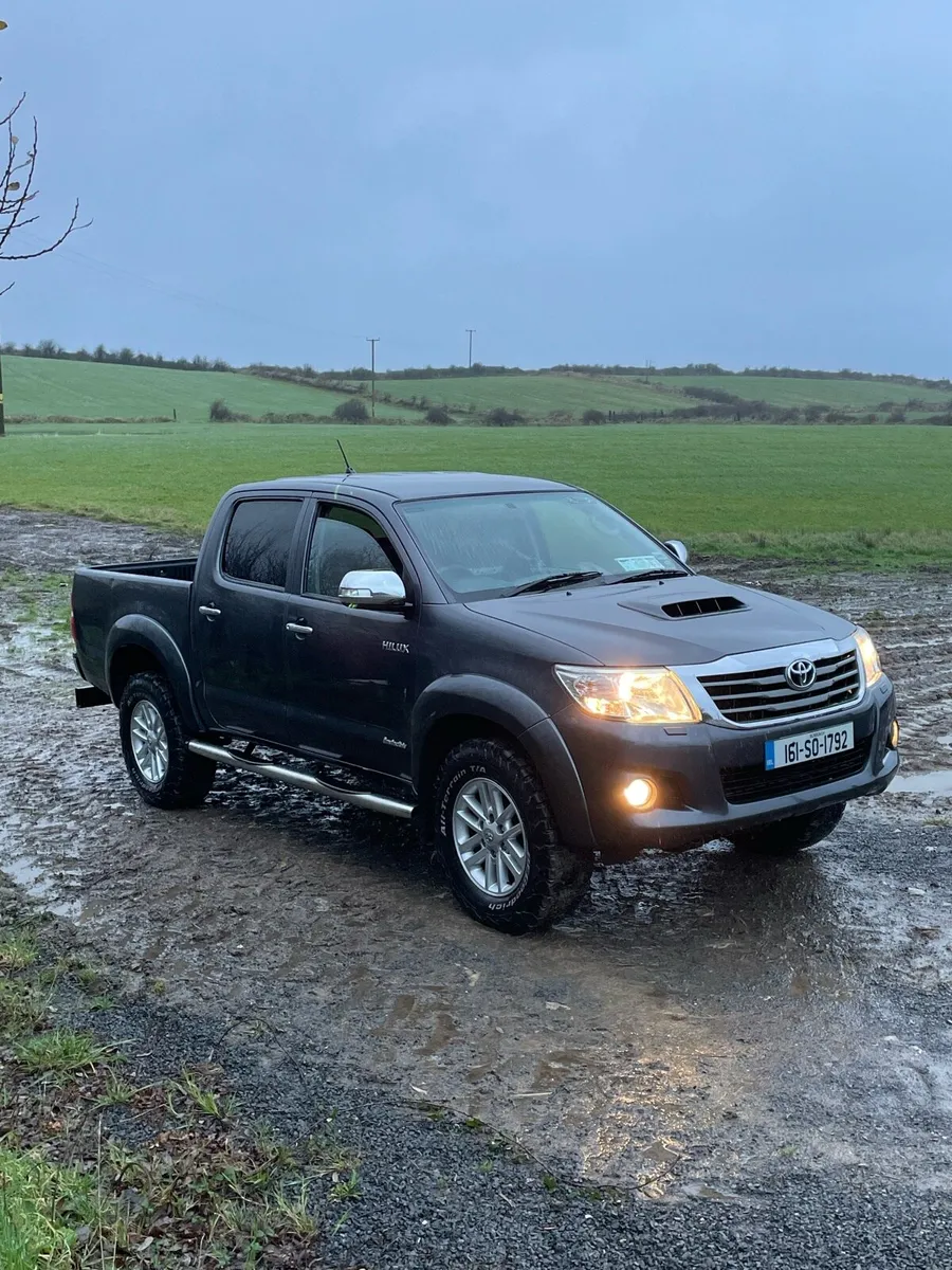 Toyota Hilux invincible * Brand new chassis * - Image 1