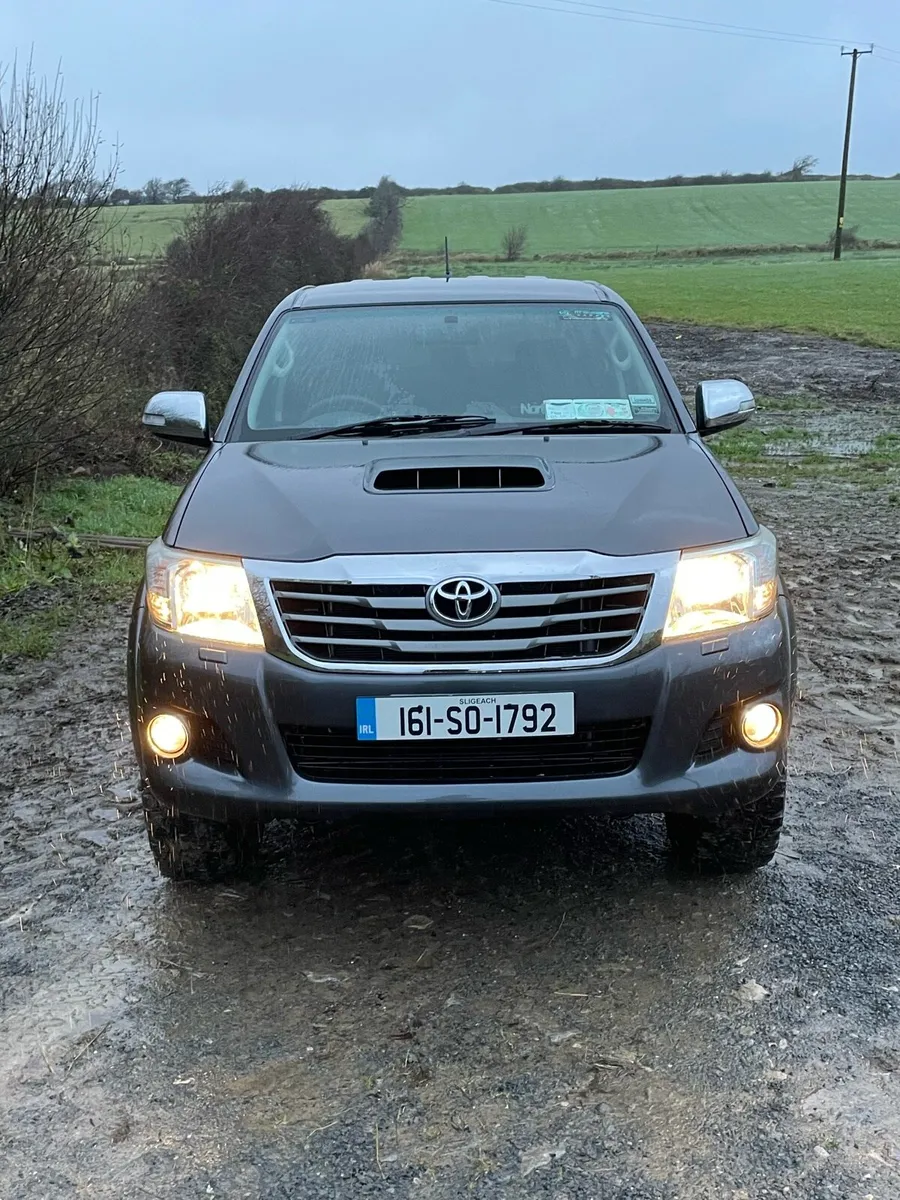 Toyota Hilux invincible * Brand new chassis * - Image 2