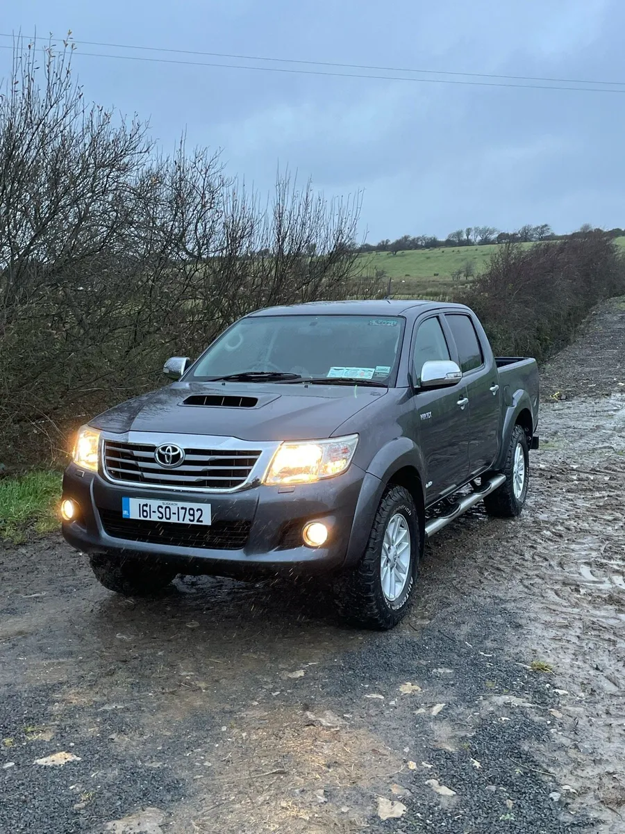 Toyota Hilux invincible * Brand new chassis * - Image 3