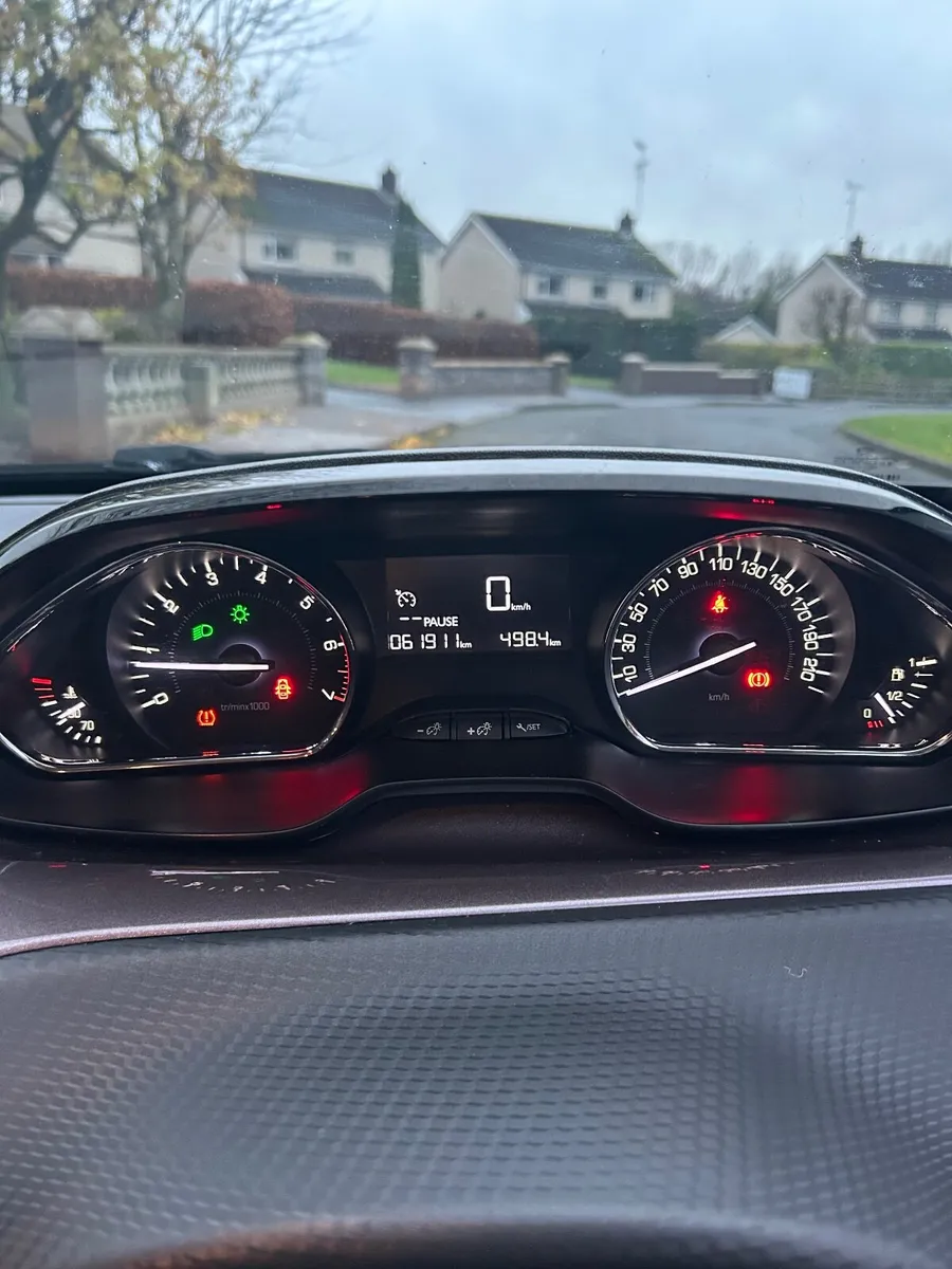 Peugeot 2008 2015 - Image 4