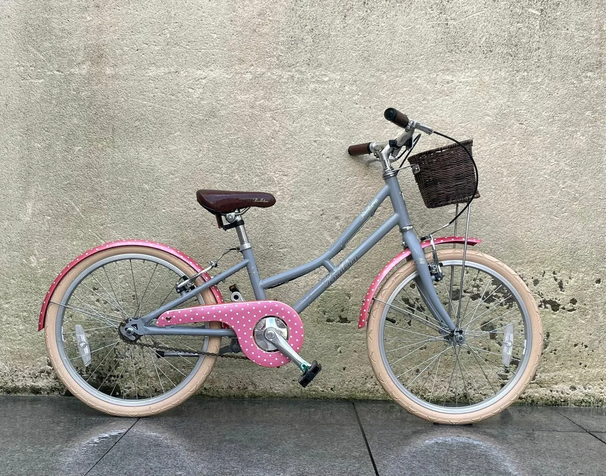 Girls bike 20" wheels - Image 1