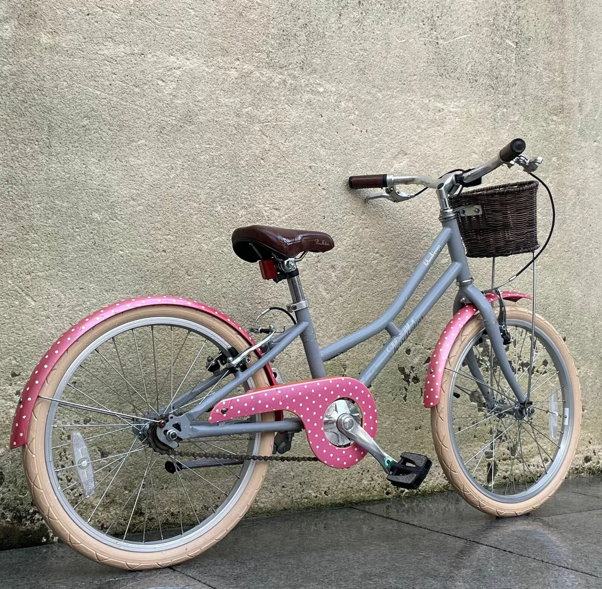 Girls bike 20" wheels - Image 4
