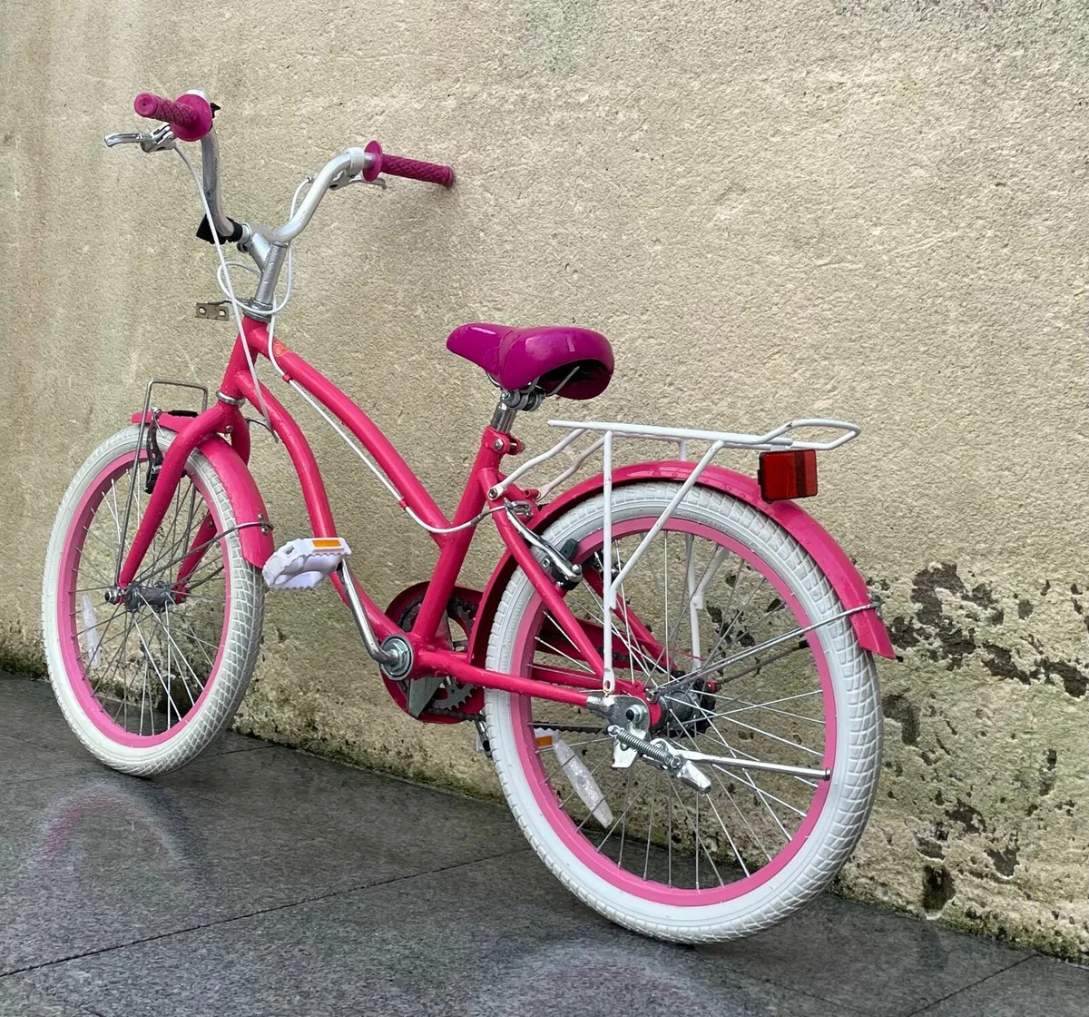 (BRAND NEW) girls bike 20" wheels - Image 4