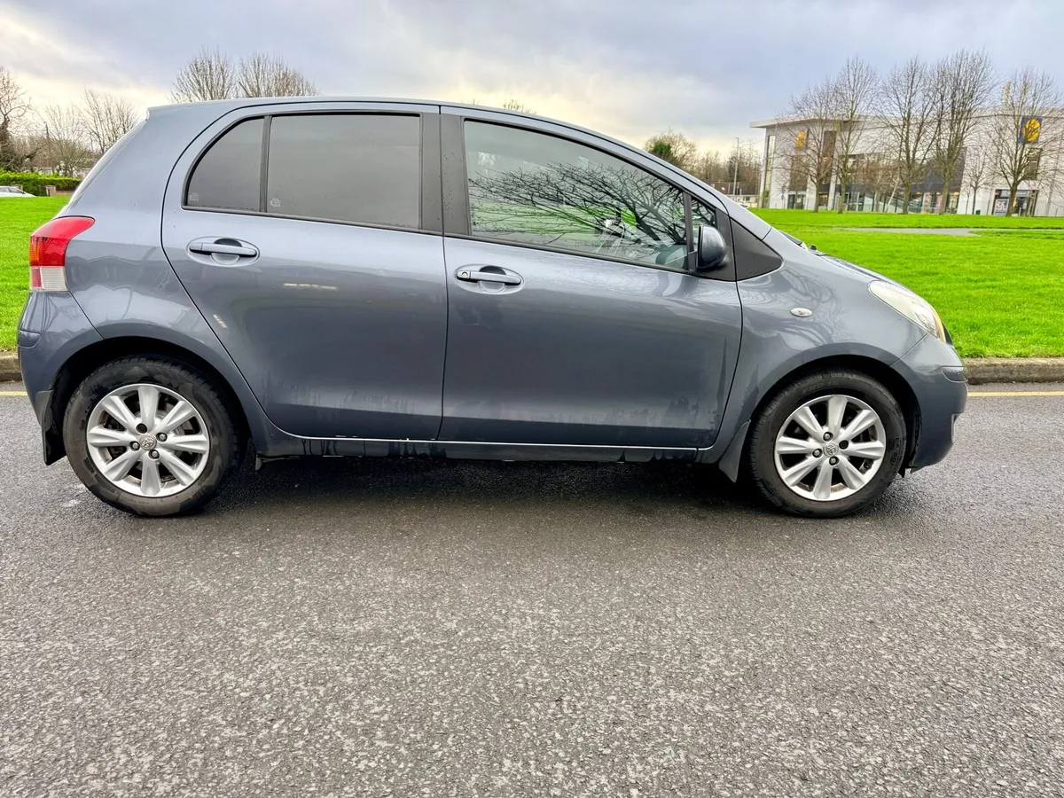 Toyota Yaris TR 1.33 VVT-i | 2009 - Image 4
