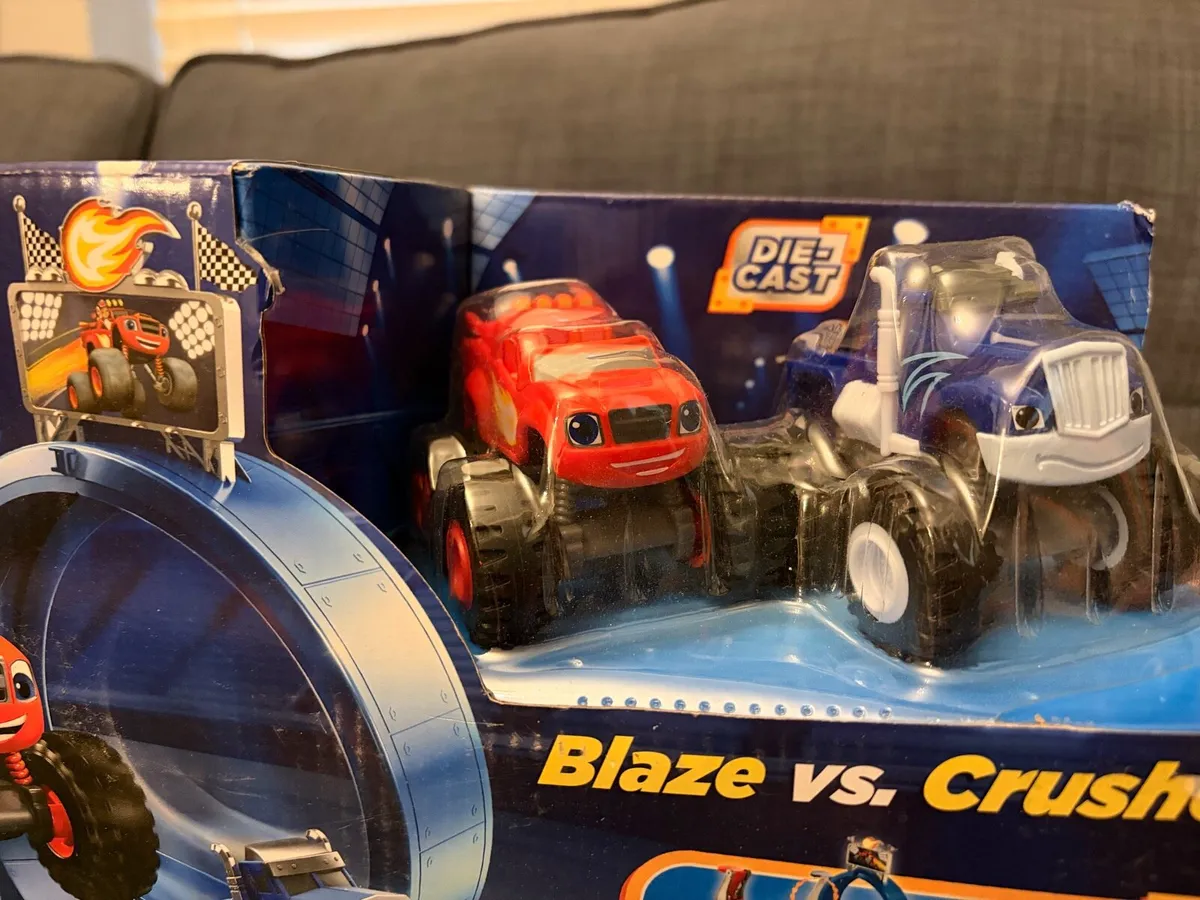 Blaze and the Machines Monster Dome Playset - Image 2