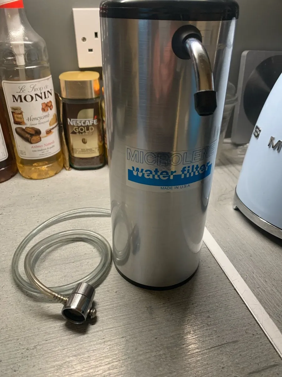 Table top water filter - Image 1