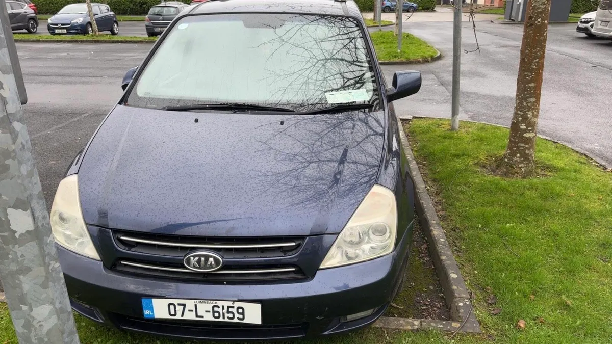 Kia Sedona - Image 1