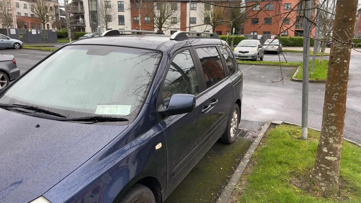 Kia Sedona - Image 4