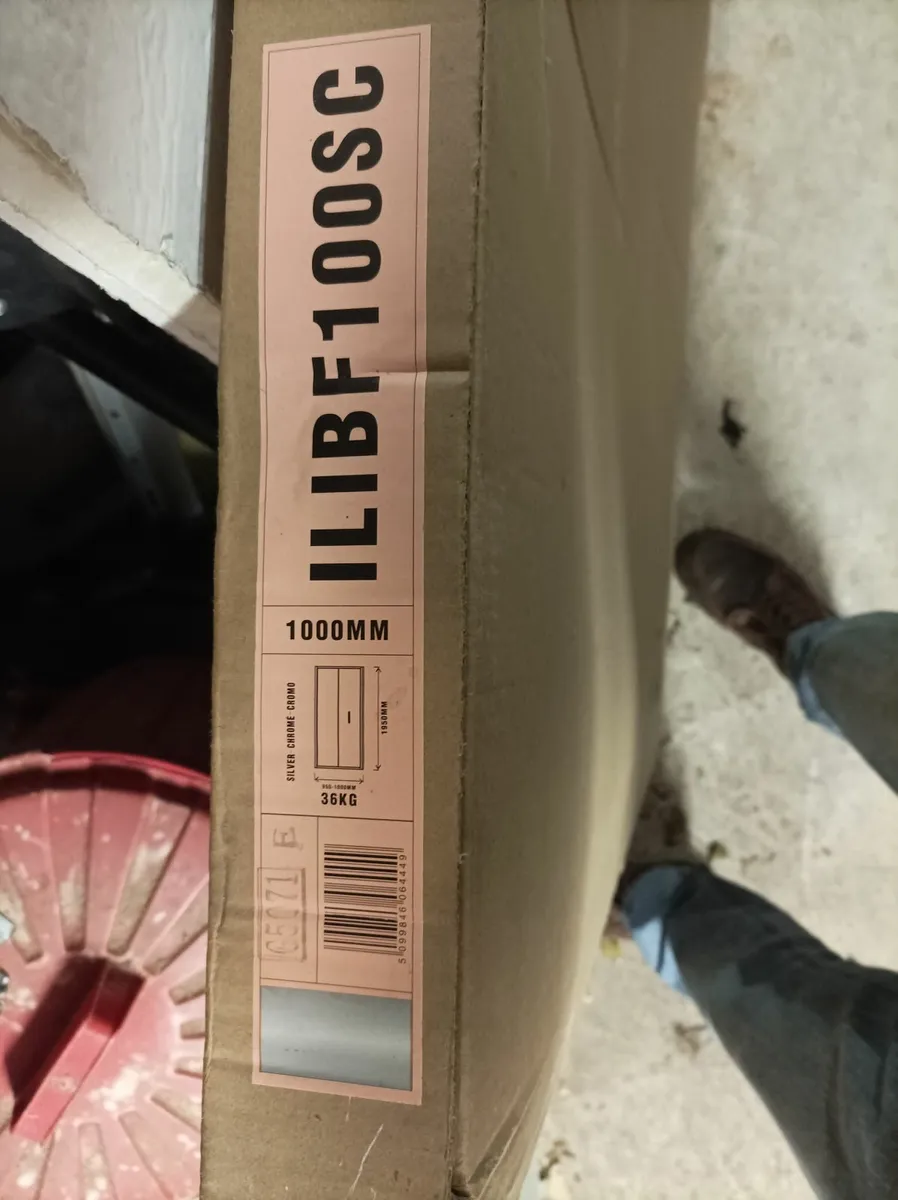 shower door - Image 1