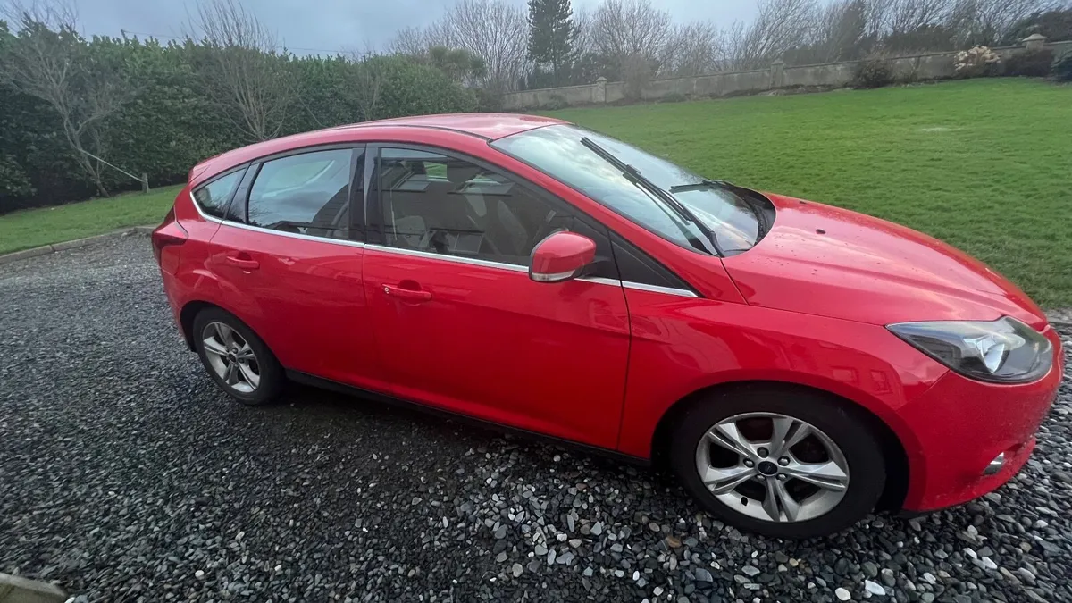 Ford Focus 2013 - Image 2