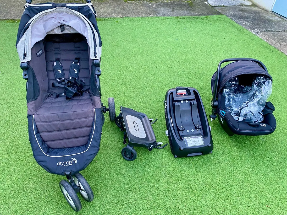 Baby Jogger City Mini + car seat - Image 1